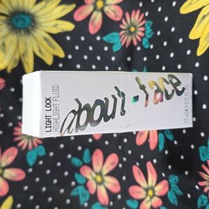 About-Face Light Lock Highlight Fluid Shade Shaken or Stirred